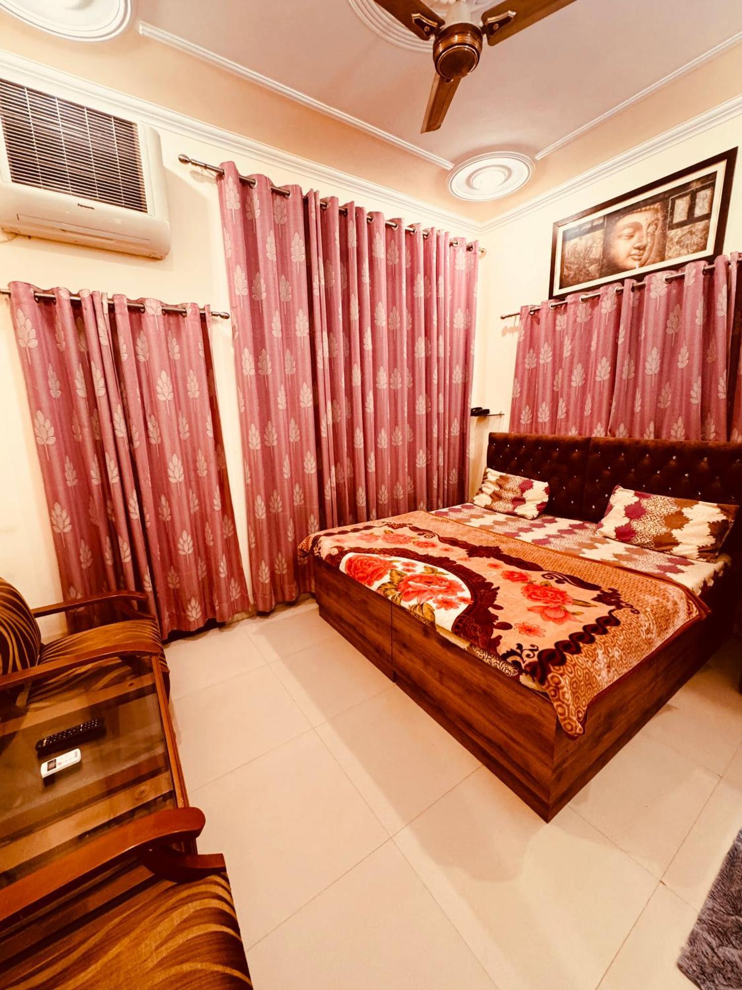 Qube House Bnb ริชิเคช ภายนอก รูปภาพ