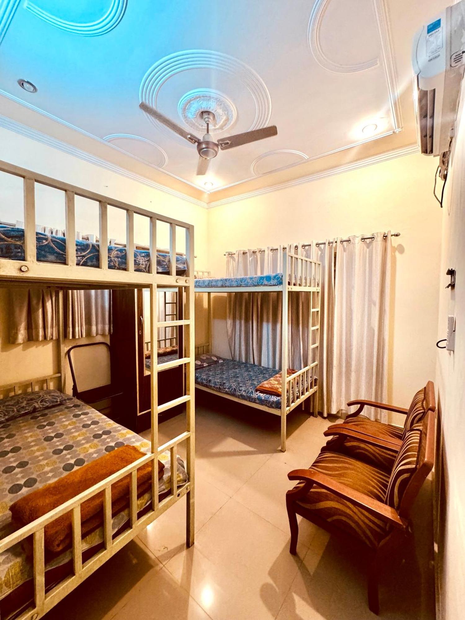 Qube House Bnb ริชิเคช ภายนอก รูปภาพ