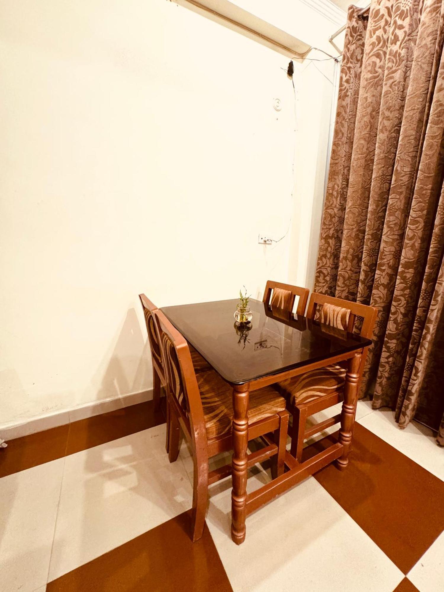 Qube House Bnb ริชิเคช ภายนอก รูปภาพ